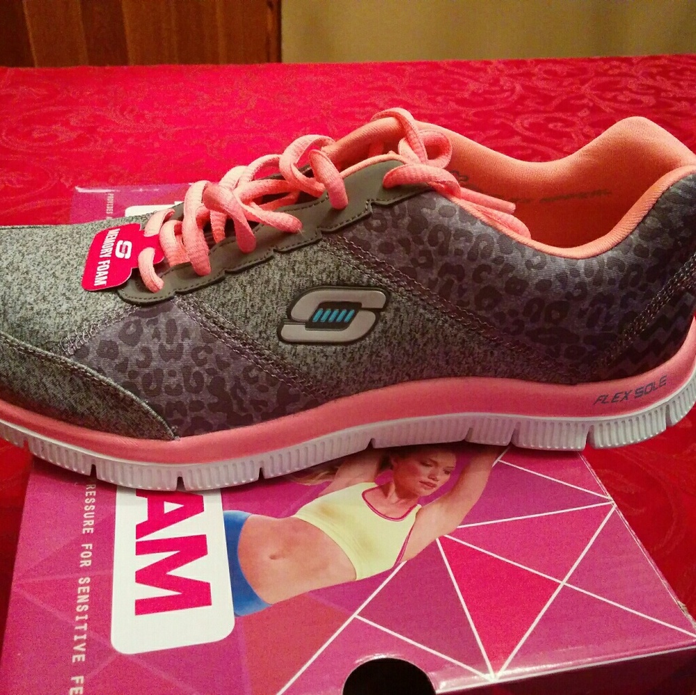 New Skechers flex sole memory foam sneakers